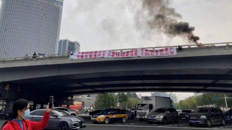 Video shows protests in Beijing