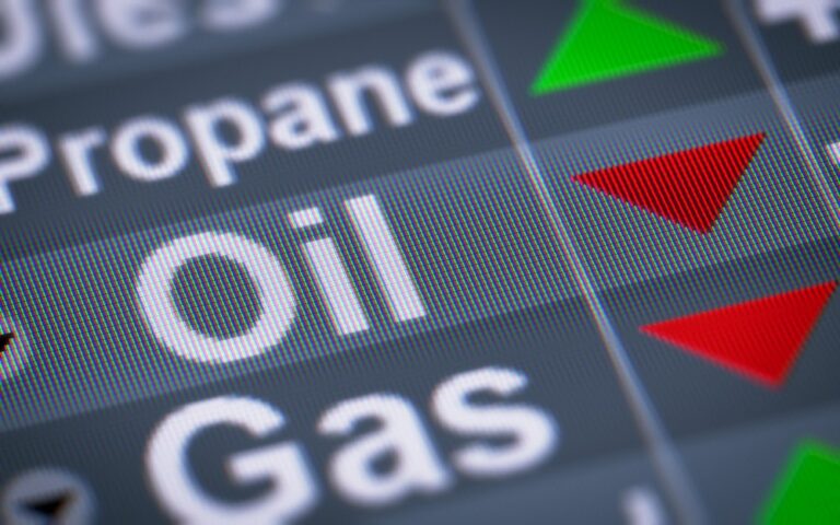 Oil prices fall about 3 percent on recession worries